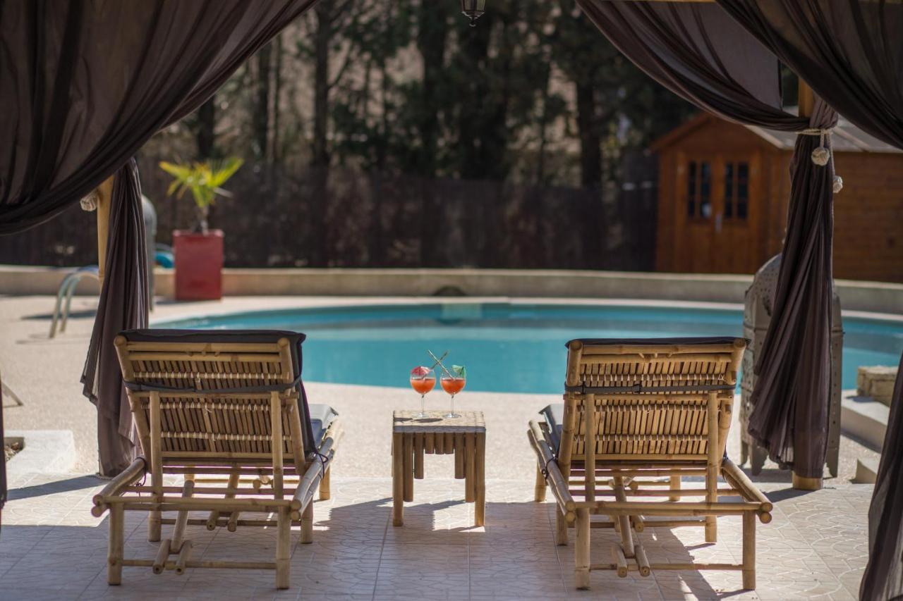 El Sama-In Jacuzzi et Piscine chauffée Villa LʼIsle-sur-la-Sorgue Exterior foto